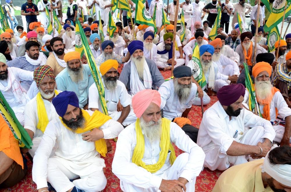 The Weekend Leader - Prestige fight: Farmers protest enters 3rd day in Karnal